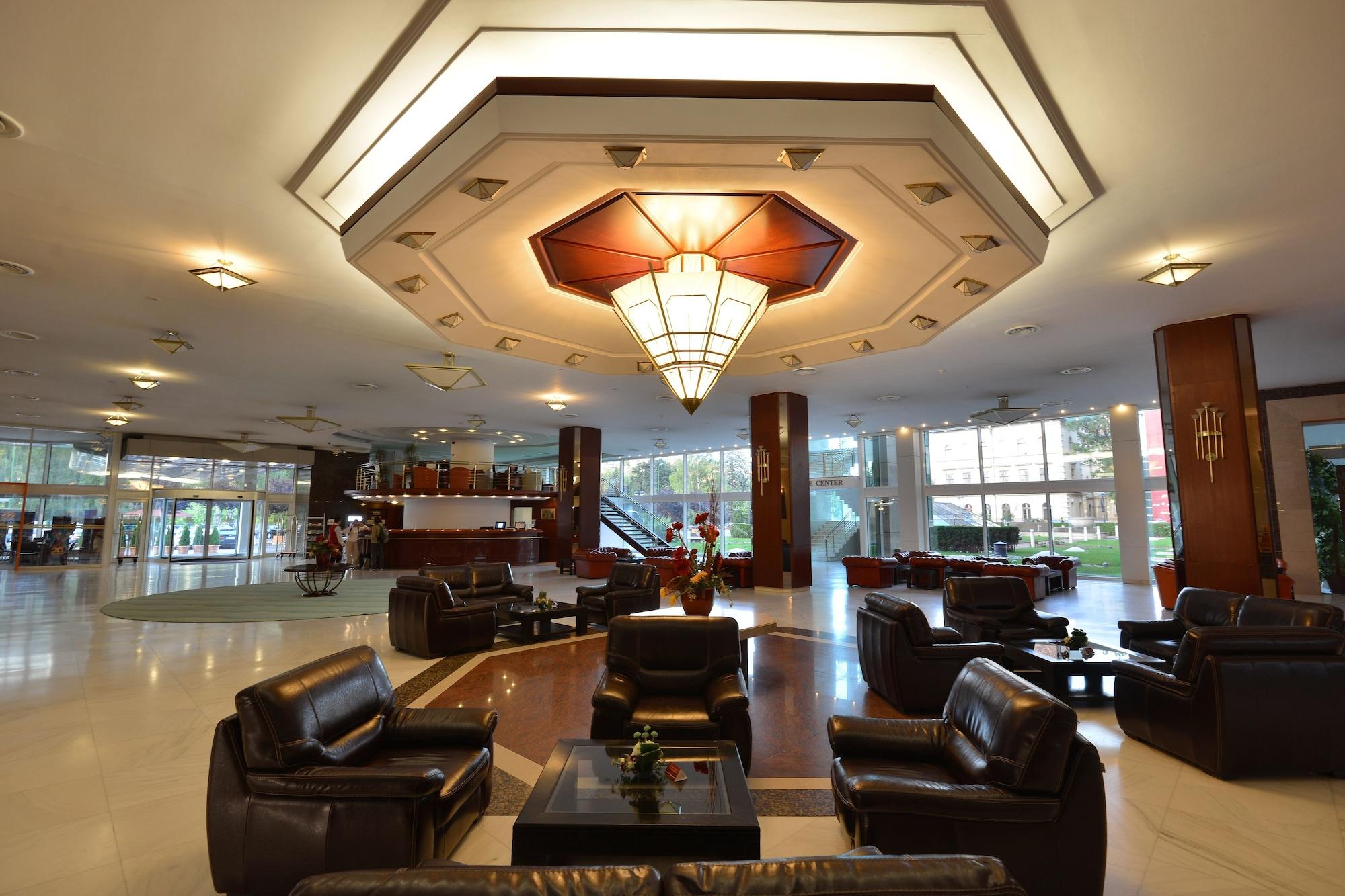 Vista Lobby Aro Palace Hotel