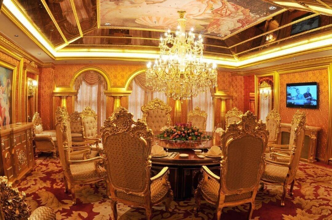 Restaurant Dubai seven star hotel Nanning