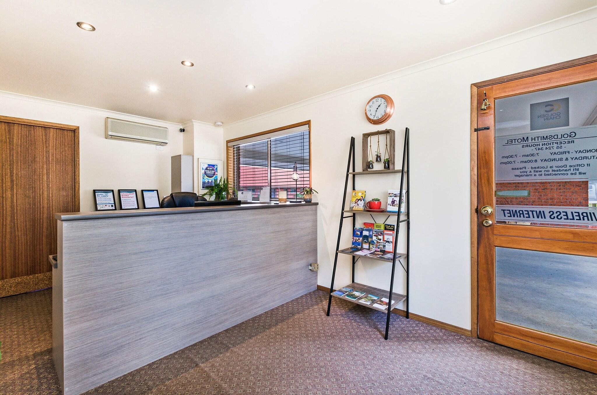 Vista Lobby AAt 28 Goldsmith Motel