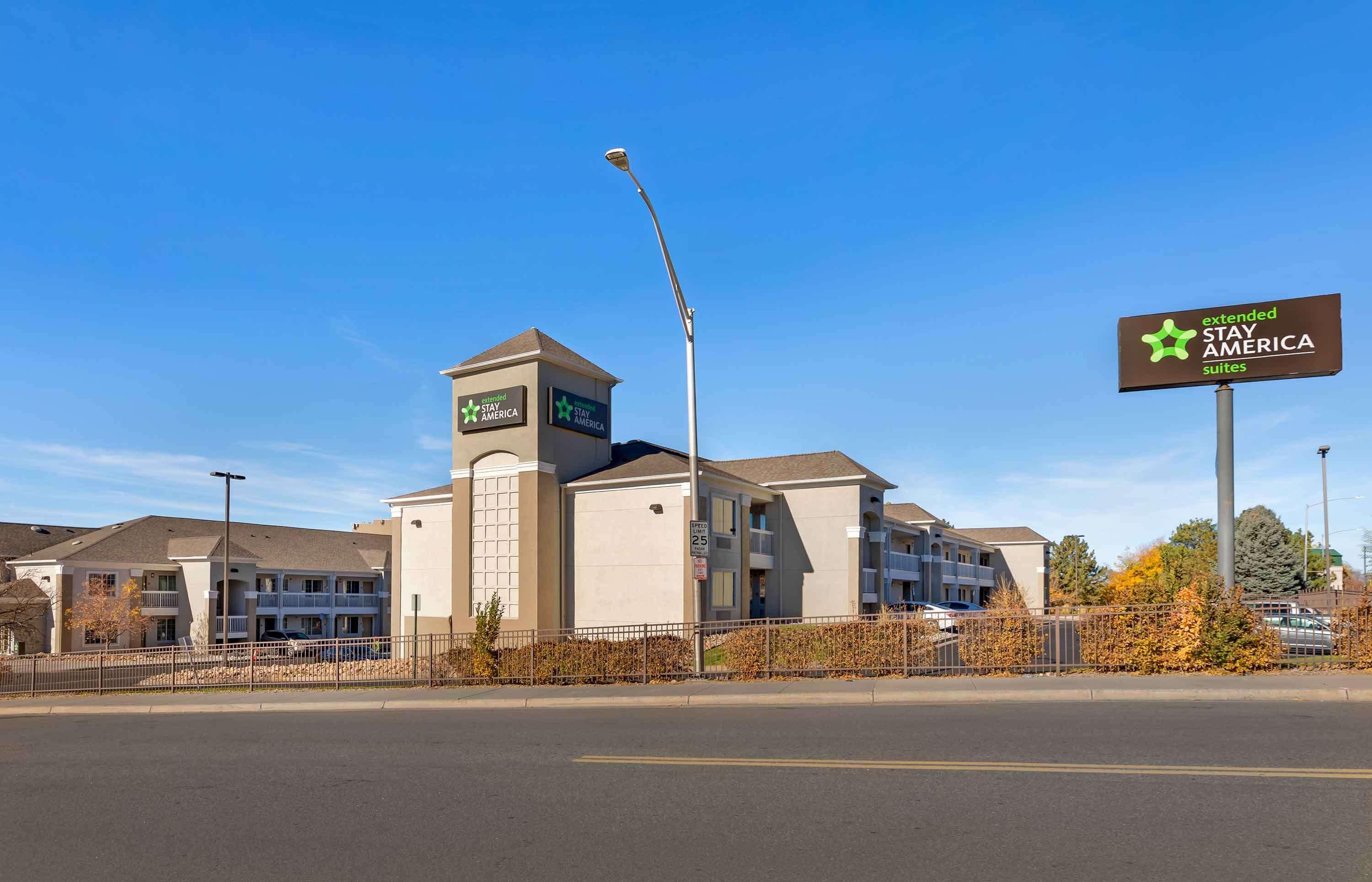 Vista Exterior Extended Stay America Select Suites Denver Cherry Creek