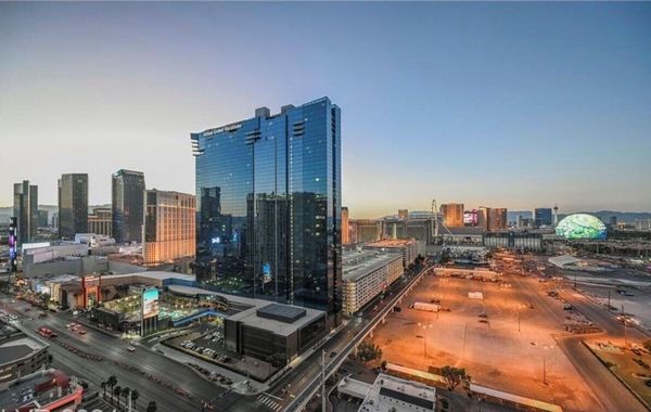Deluxe Balcony Strip View MGM Signature - Hoteles 4 estrellas en Las Vegas, Nevada