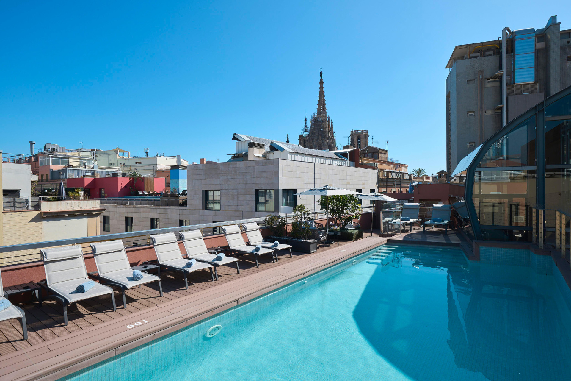 Vista Piscina Catalonia Catedral Hotel