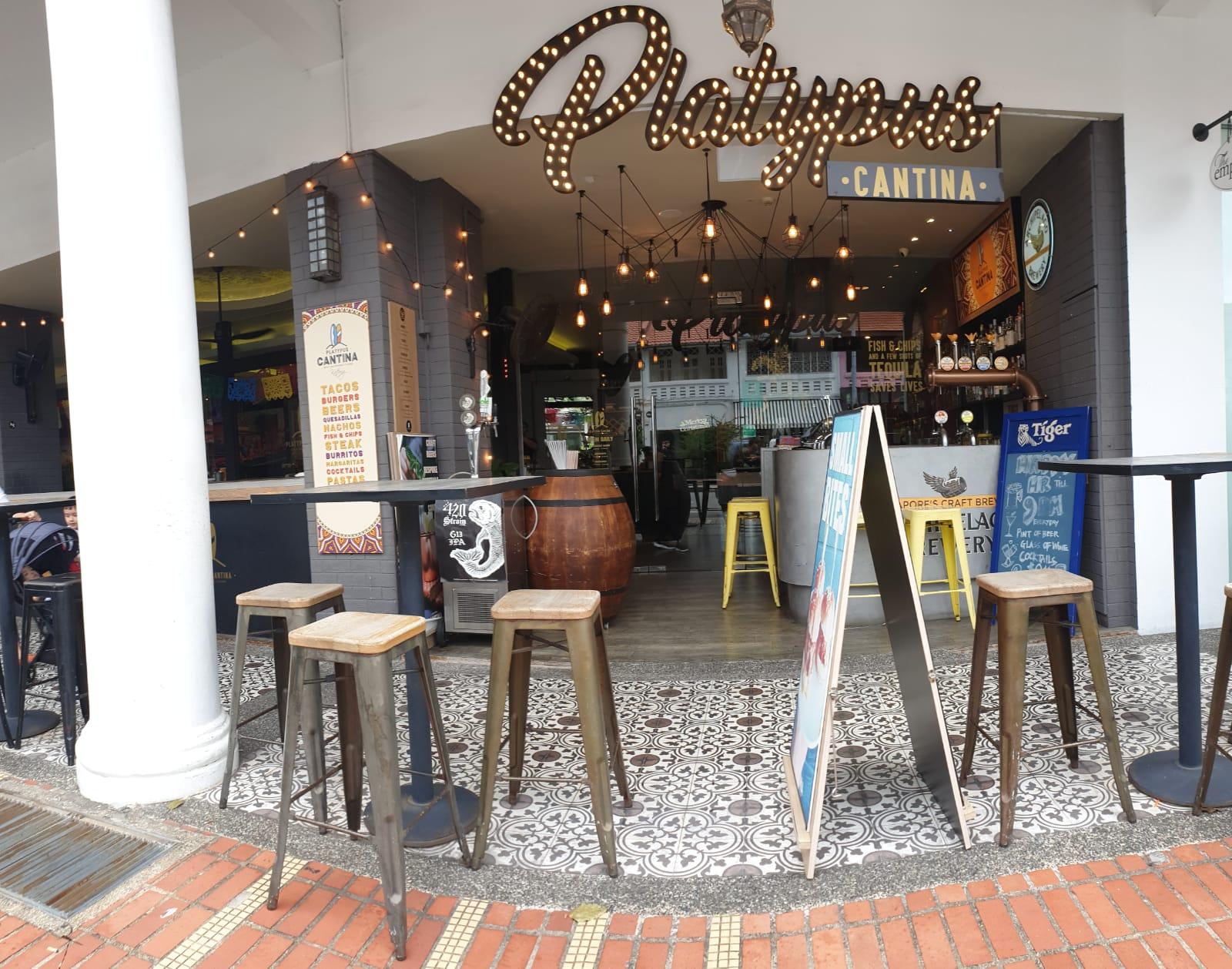 Bar/Salón Santa Grand Hotel East Coast, a NuVe Group Collection