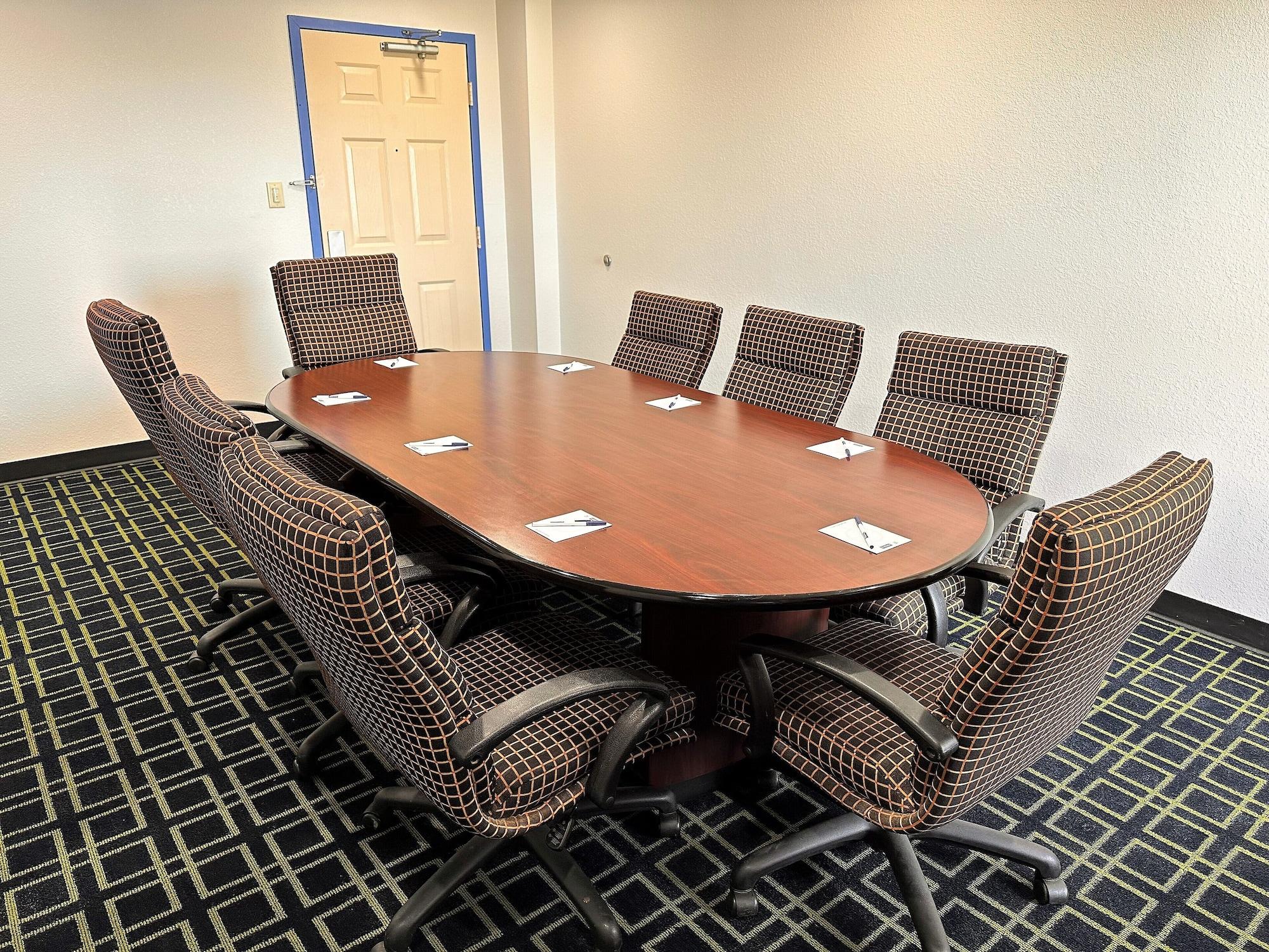 Sala de Reuniones Travelodge by Wyndham Fort Wayne North