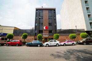 Alojamiento - Capital O 109 Hotel Monarca
