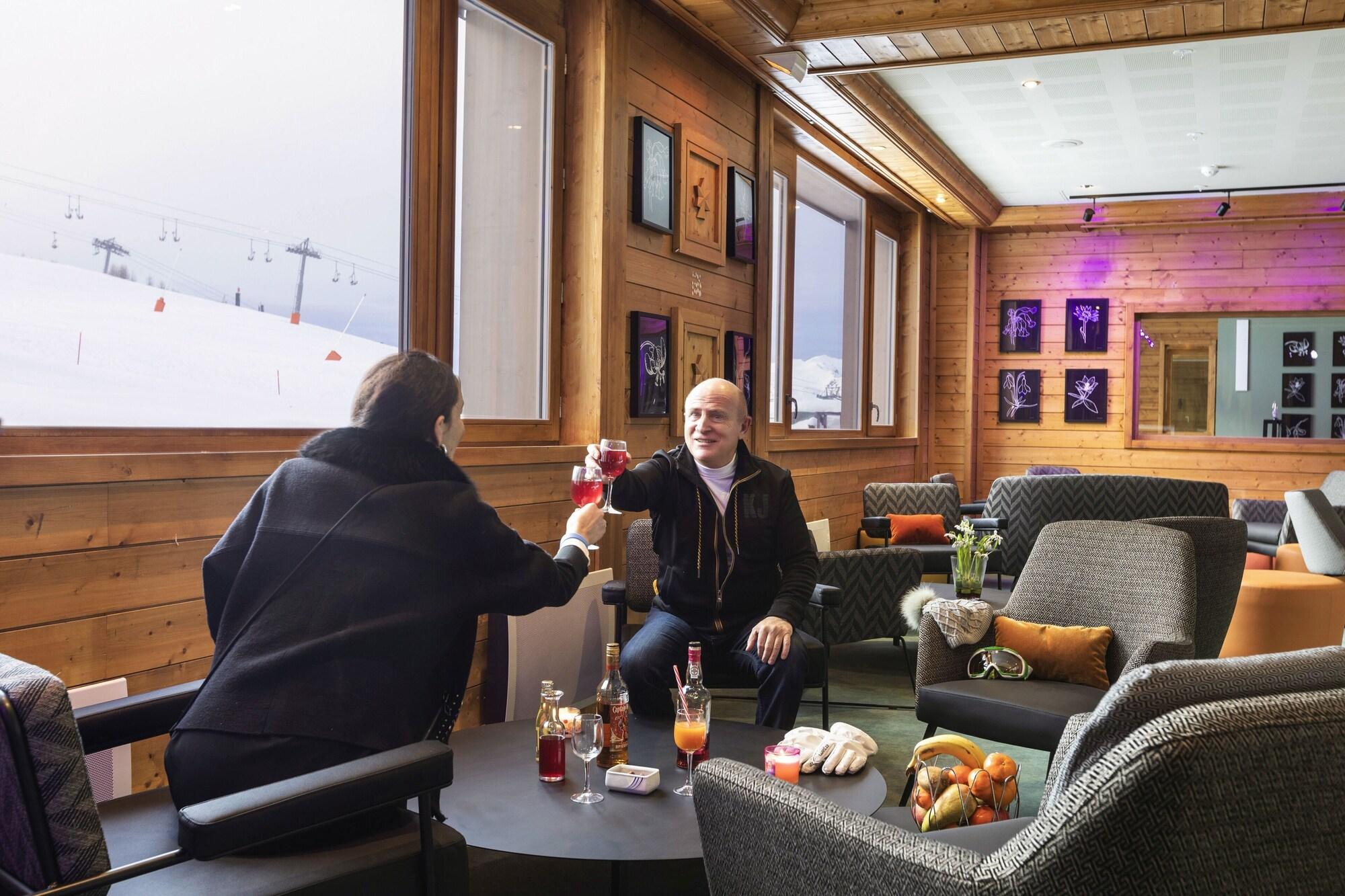 Bar/Salón Hôtel Club MMV Plagne 2000