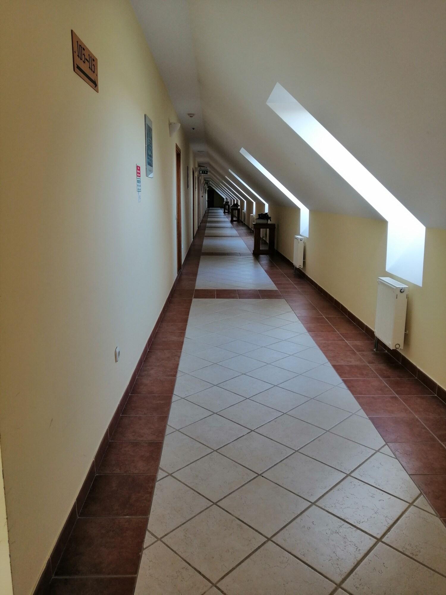 Comodidades del Alojamiento Józsi Bácsi Vendéglője és Szállodája