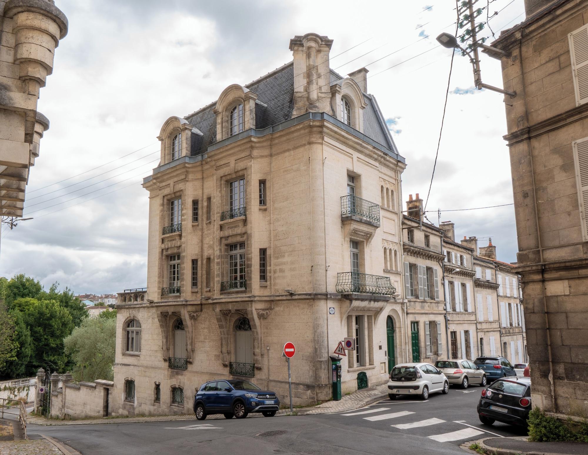 Vista Exterior Hôtel des Arts