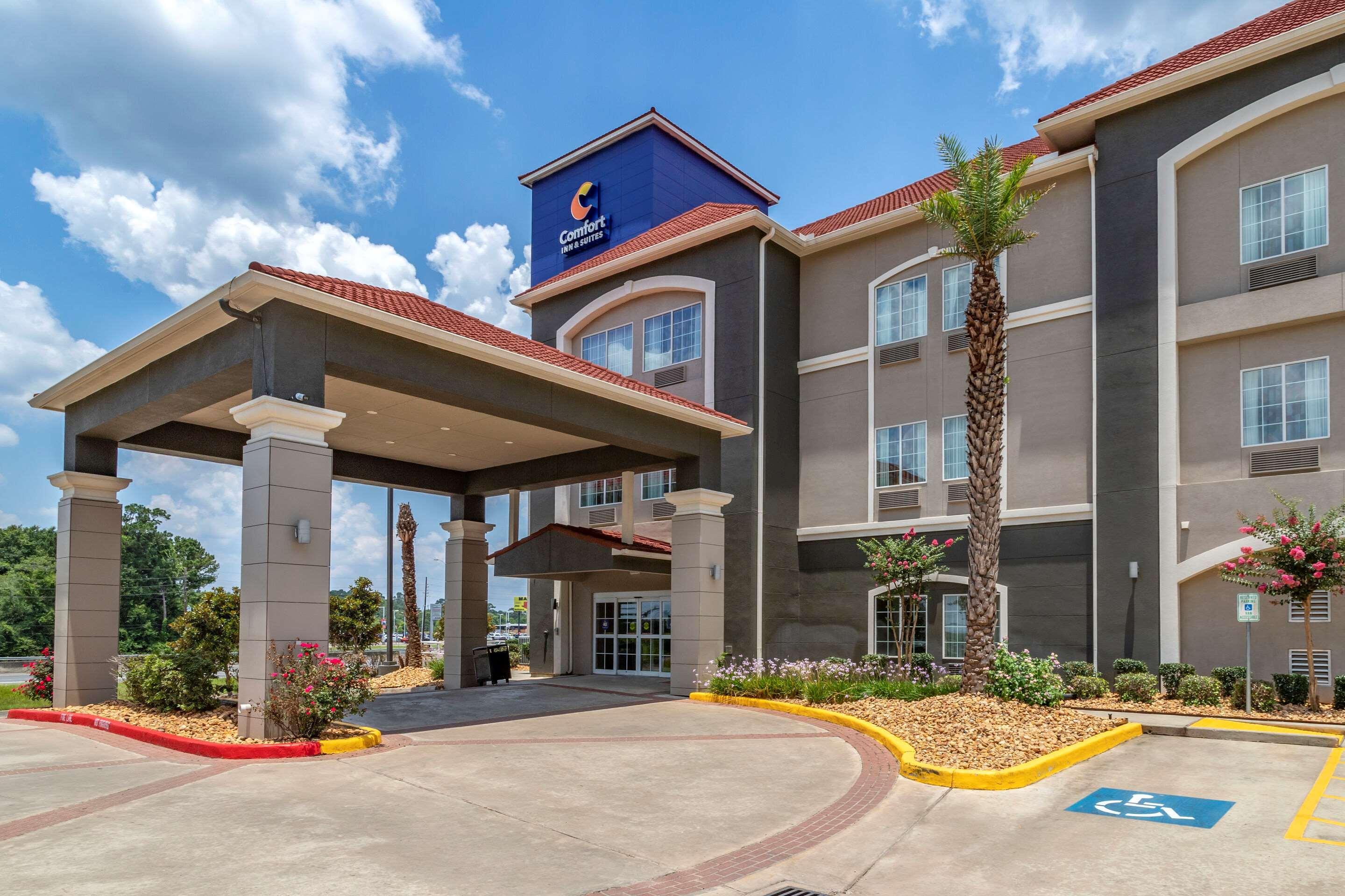 Vista Exterior Comfort Inn & Suites Cleveland TX