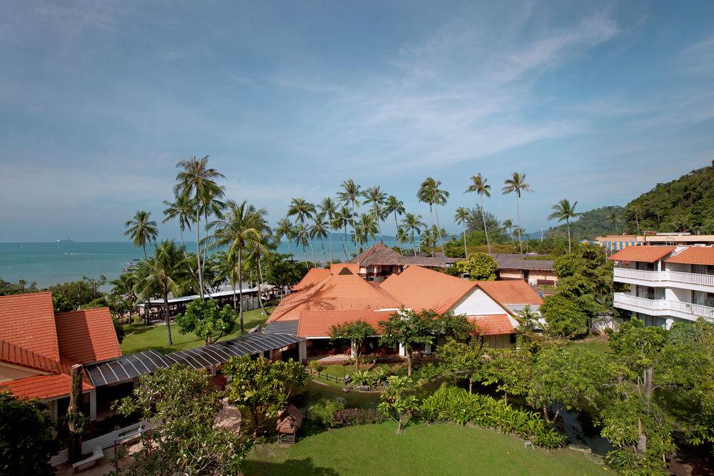 Vista da fachada Aonang Villa Resort
