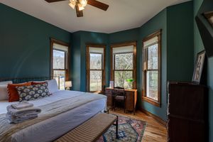 Alojamiento - Creek-side retreat in the woods, perfect for families seeking quality time