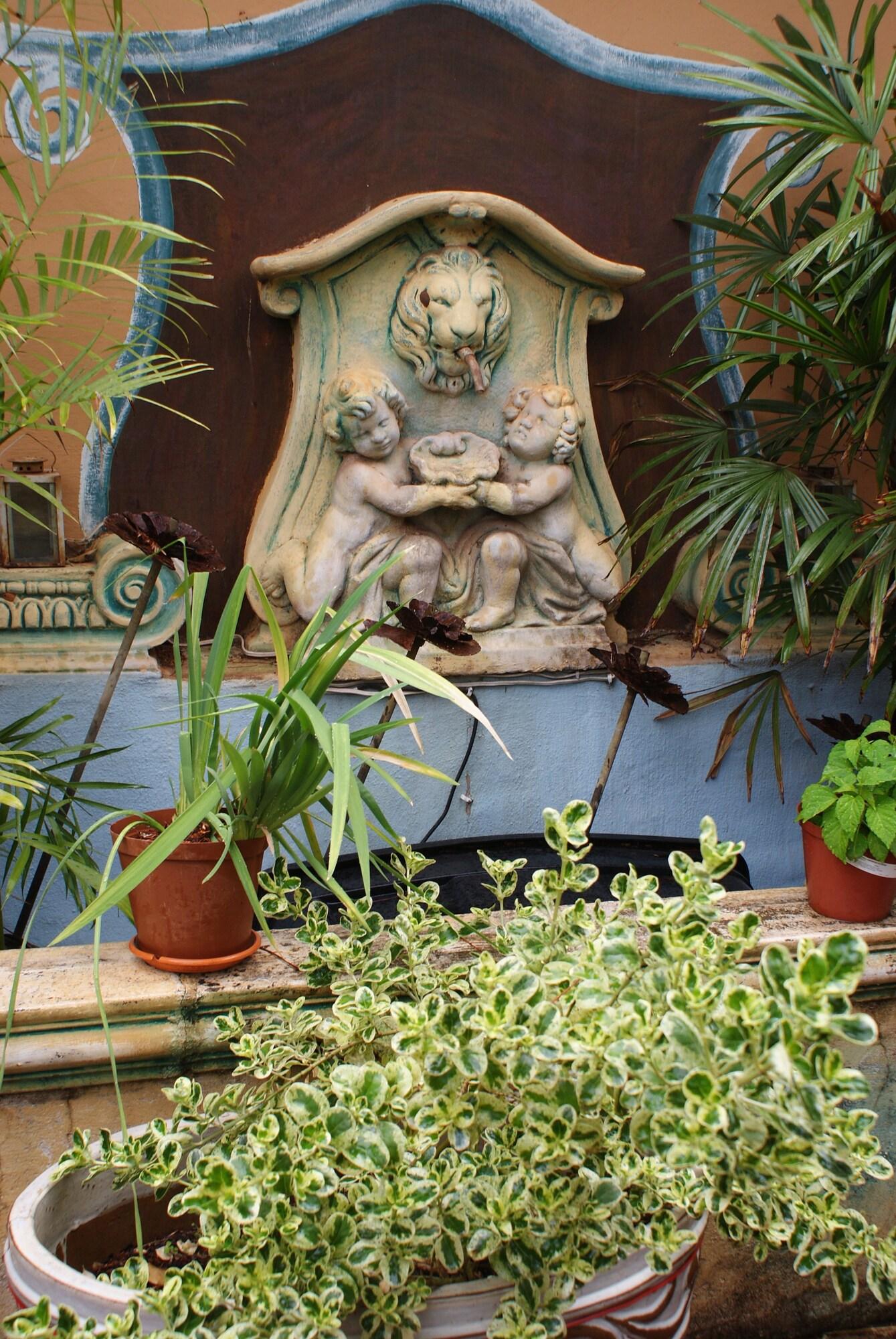 Vista Exterior Hampton House