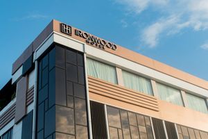 Alojamiento - Ironwood Hotel