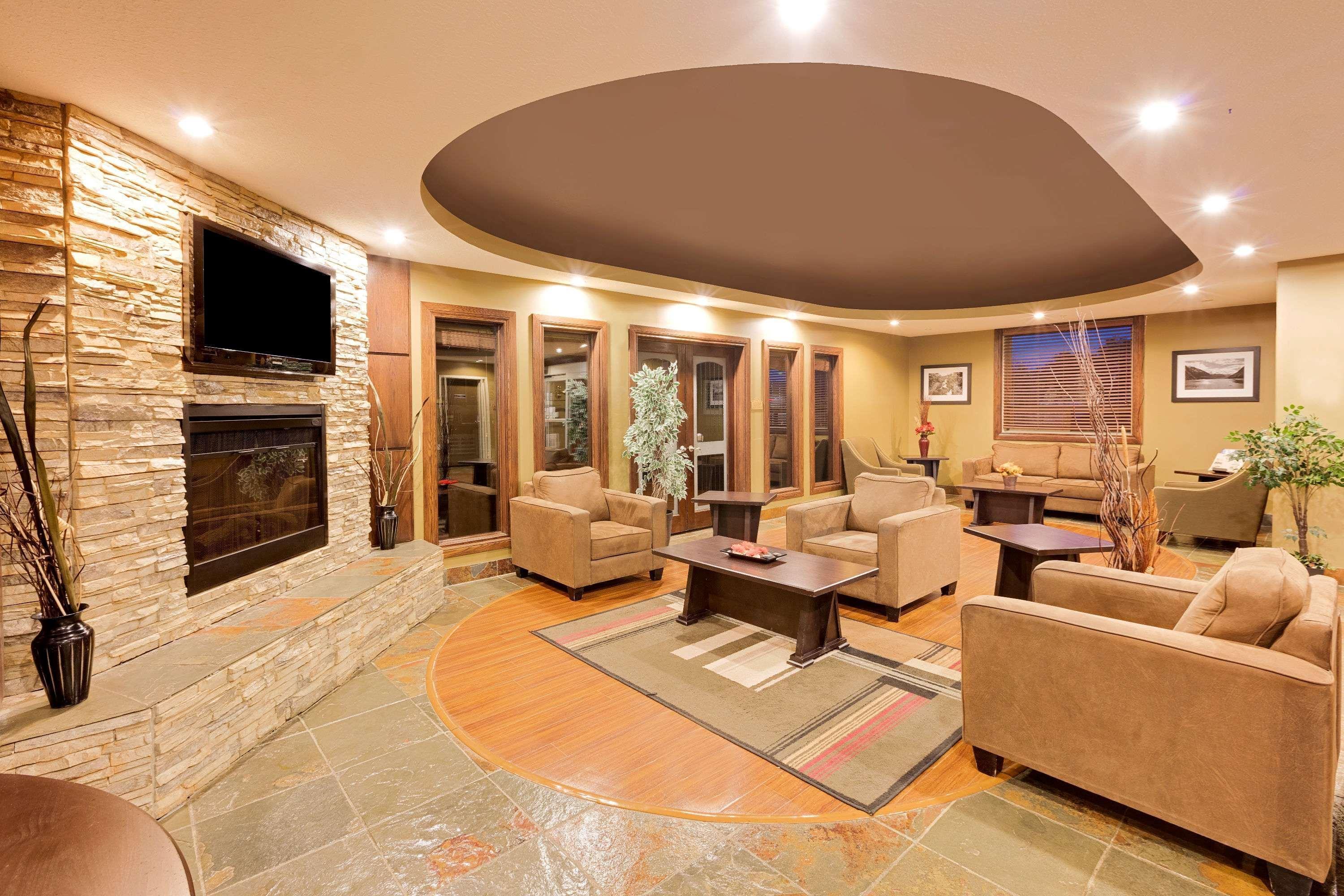 Vista Lobby Ramada by Wyndham Cold Lake