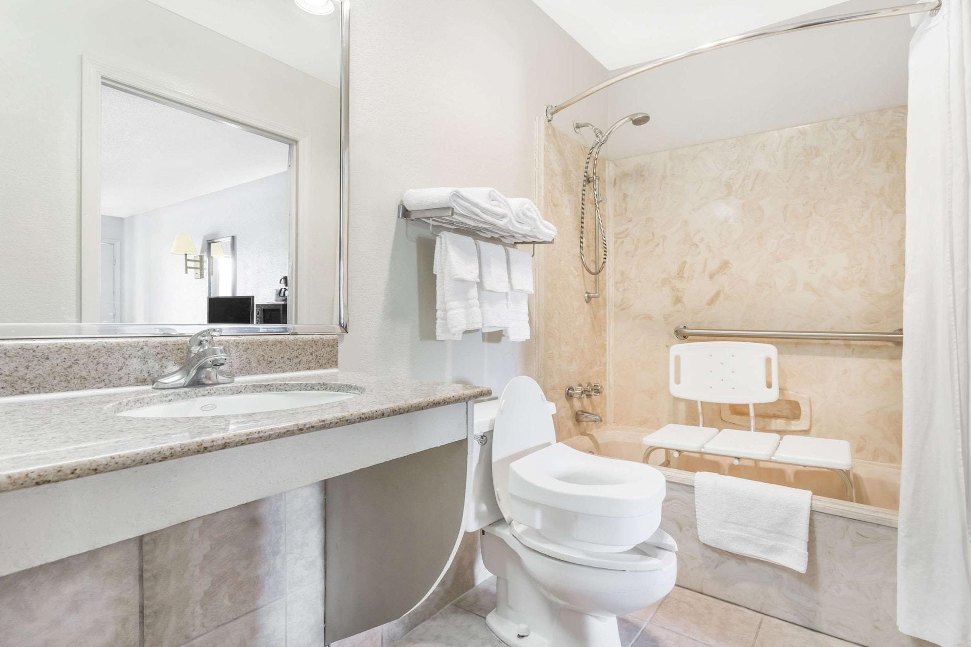 Equipamiento de Habitación Super 8 by Wyndham Santee