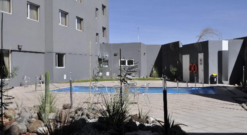Vista Piscina Hotel Diego de Almagro Alto el Loa