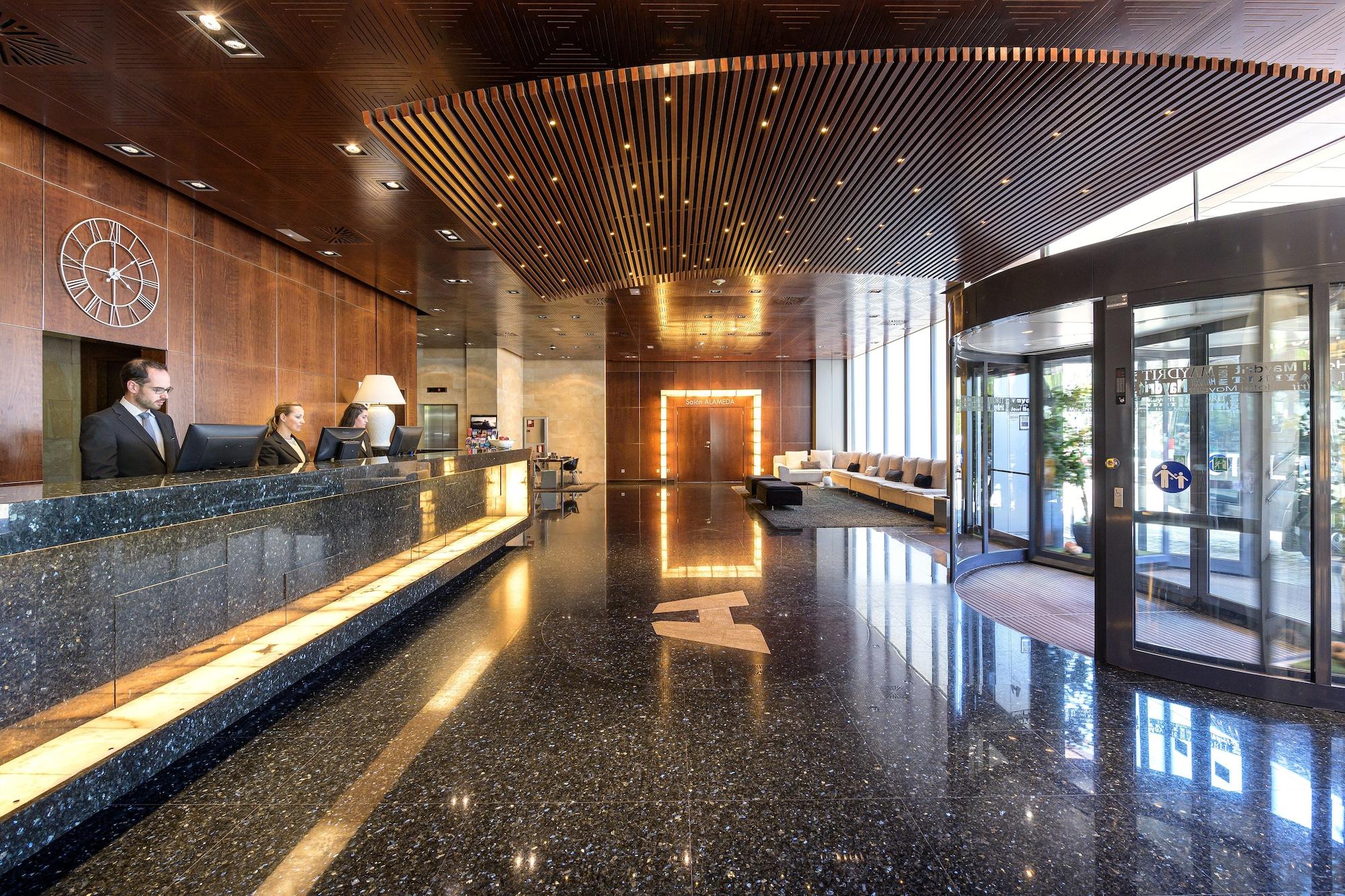 Vista Lobby Hotel Maydrit Airport