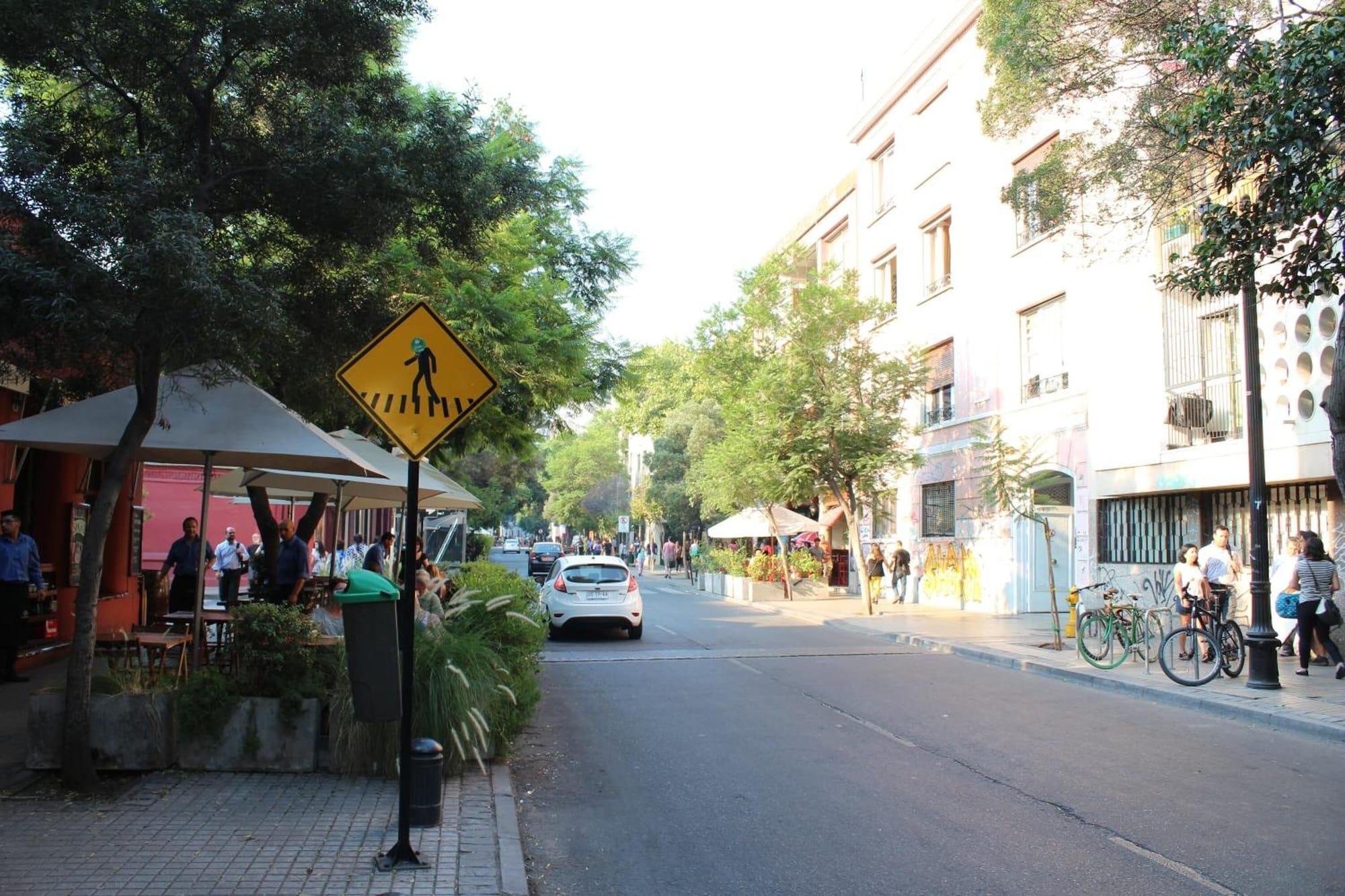 Vista Exterior UH ApartHotel Lastarria 104