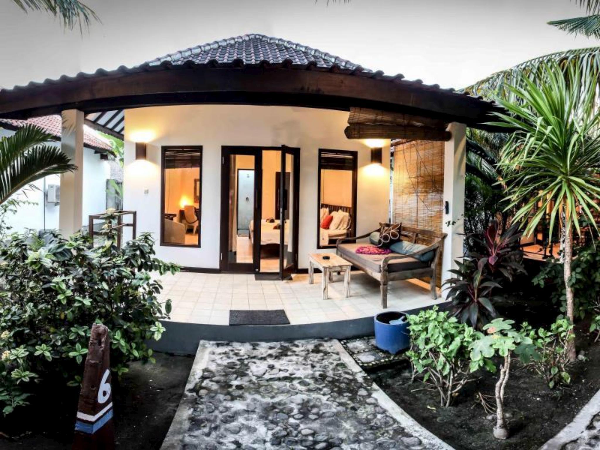Vista Exterior Bale Sampan Bungalows