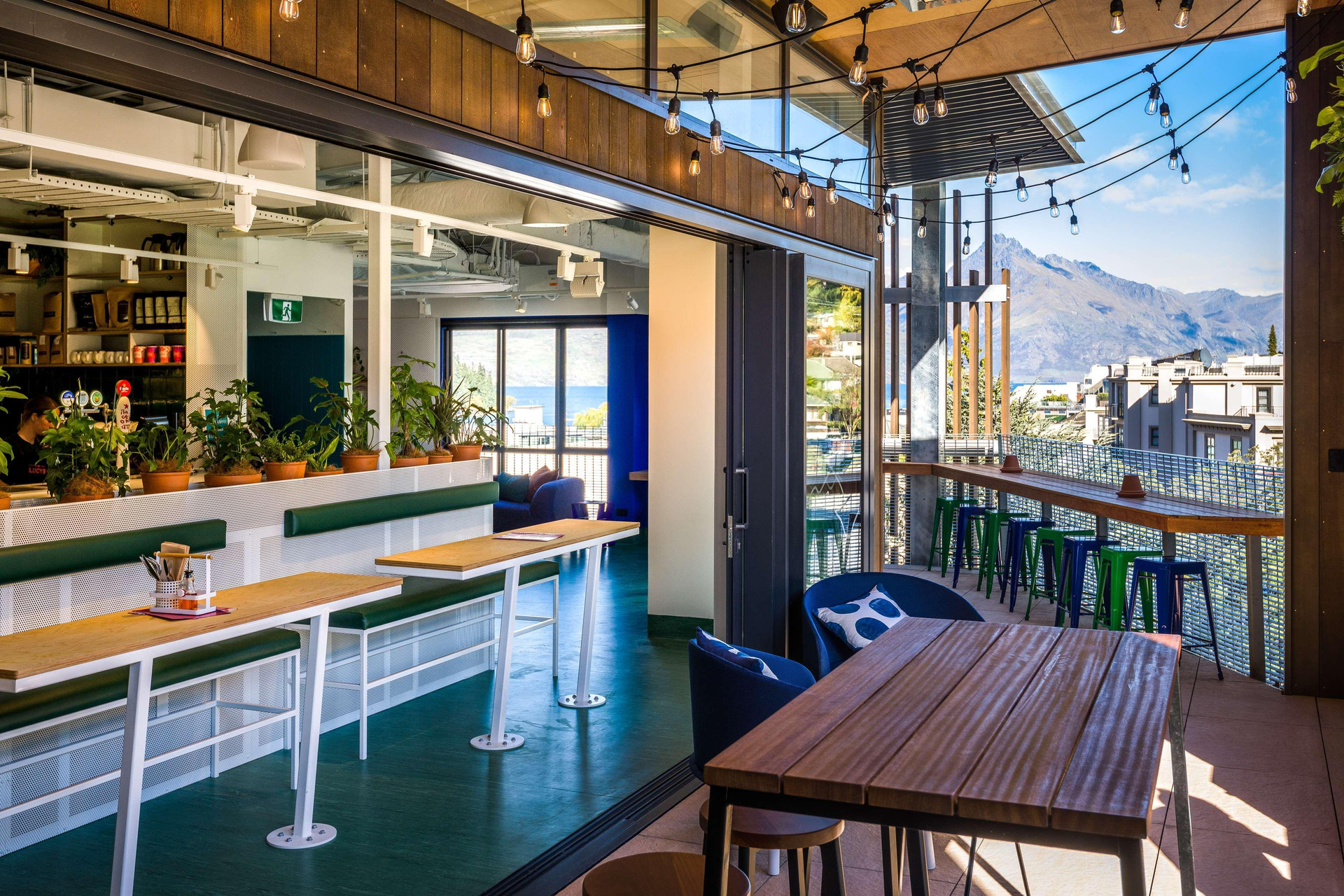 Bar/Salón LyLo Queenstown