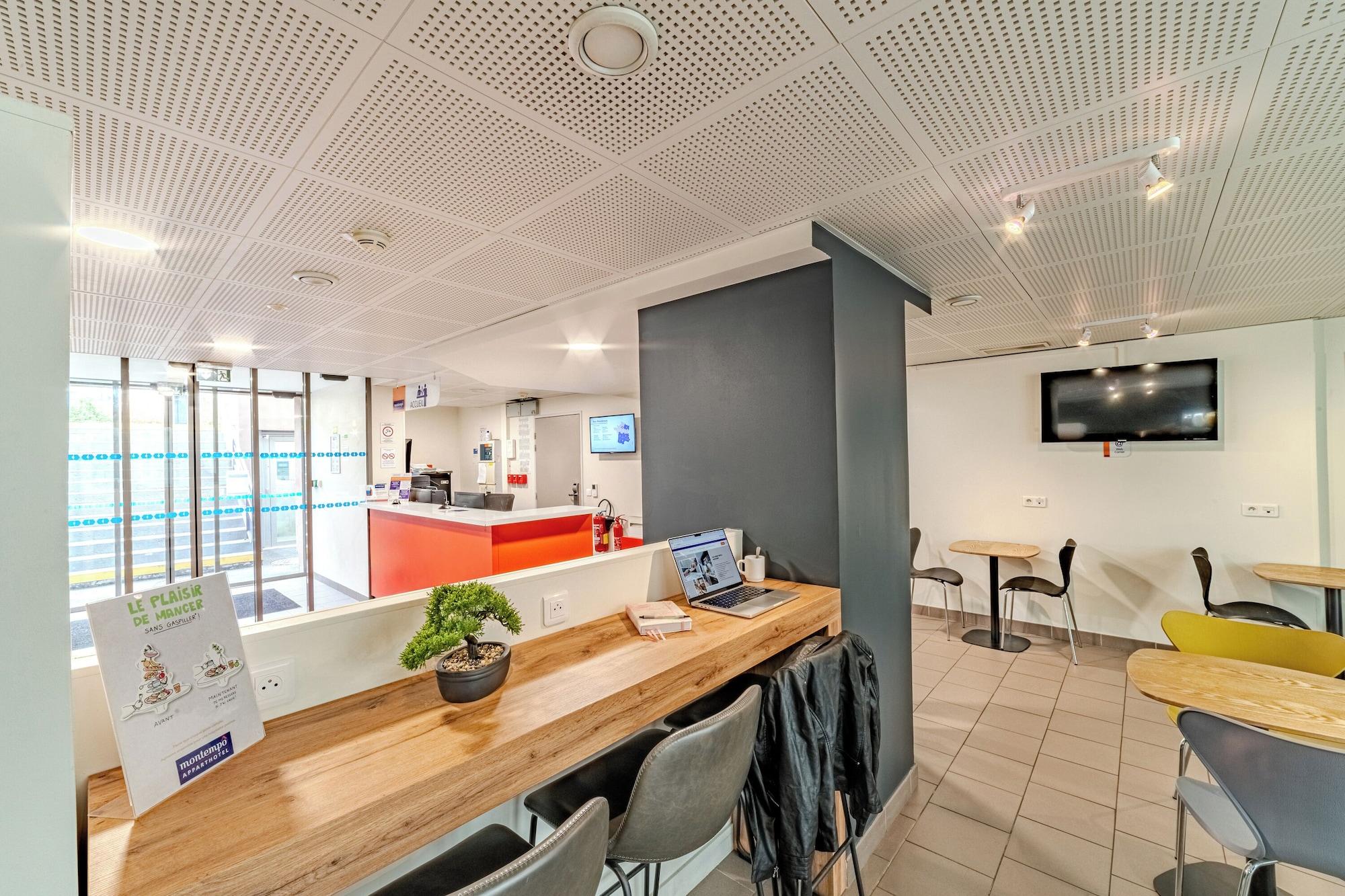 Vista Lobby Montempô Apparthôtel Paris Vélizy