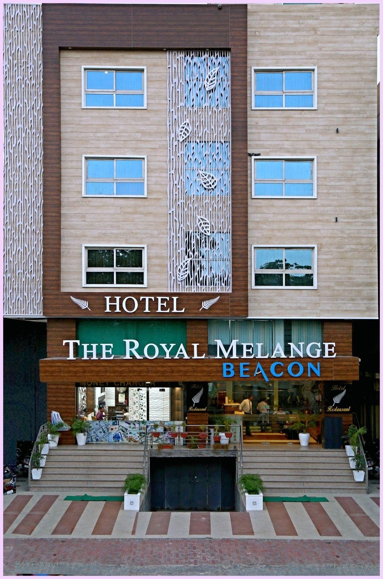 Vista Exterior The Royal Melange Beacon