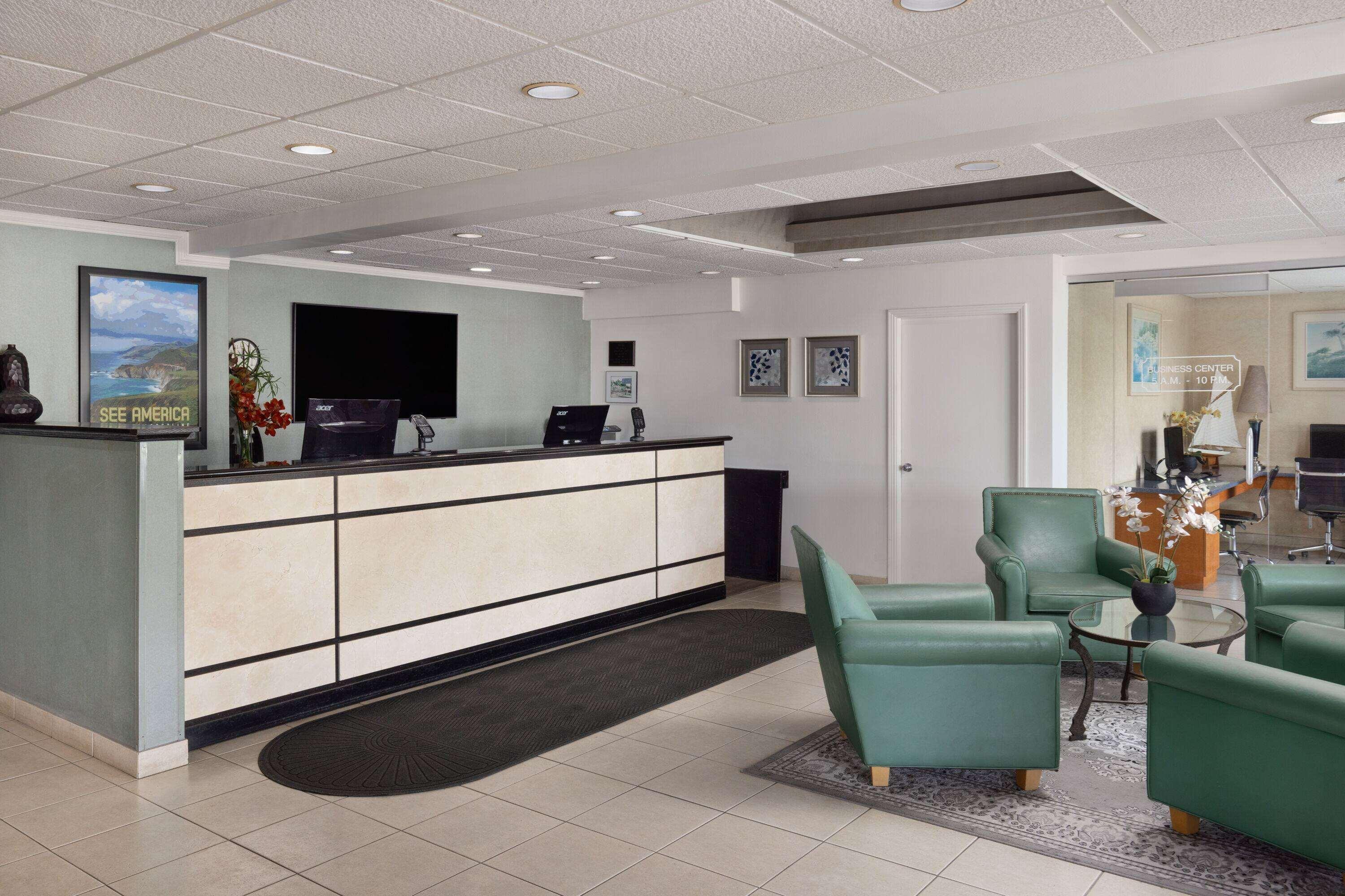 Vista Lobby Travelodge by Wyndham Monterey Bay