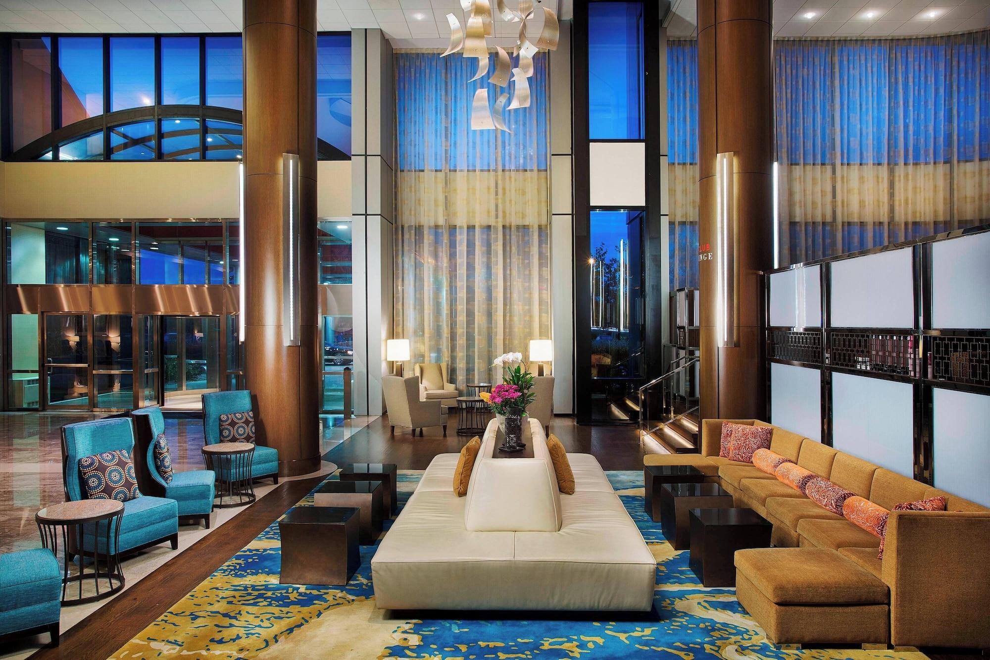 Vista Lobby Teaneck Marriott at Glenpointe