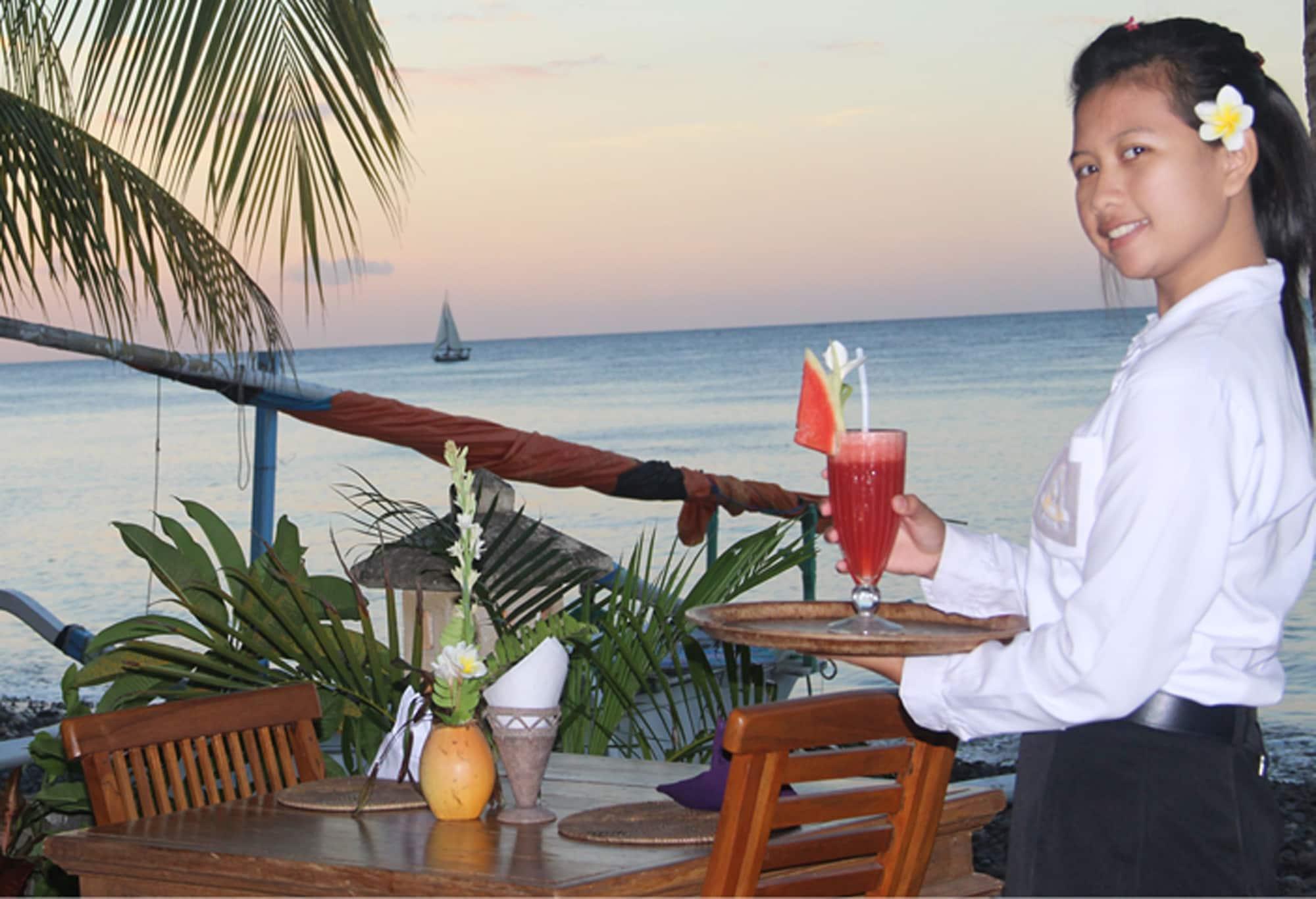 Varios Apa Kabar Villas