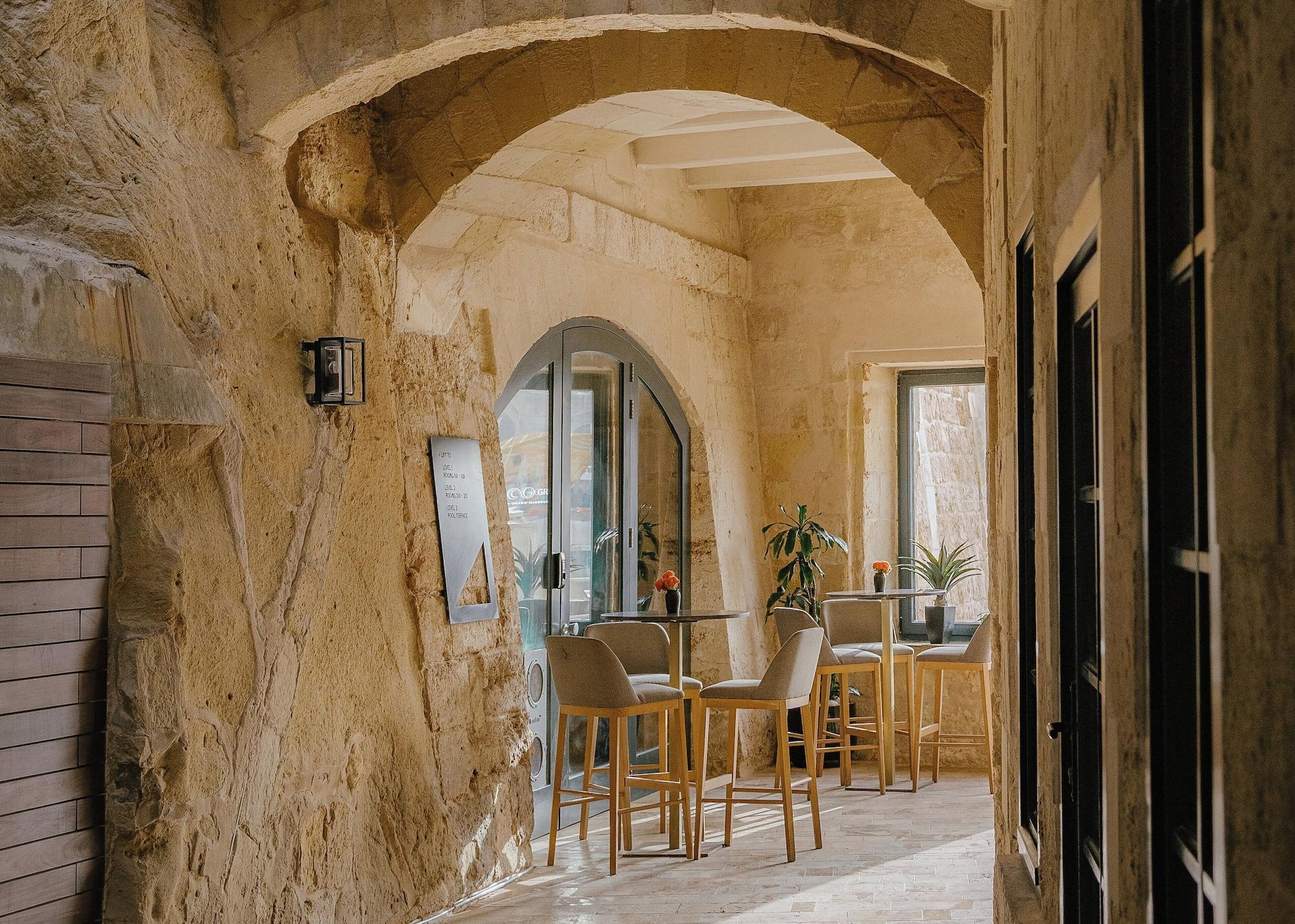 Vista Exterior Cugo Gran Macina Malta