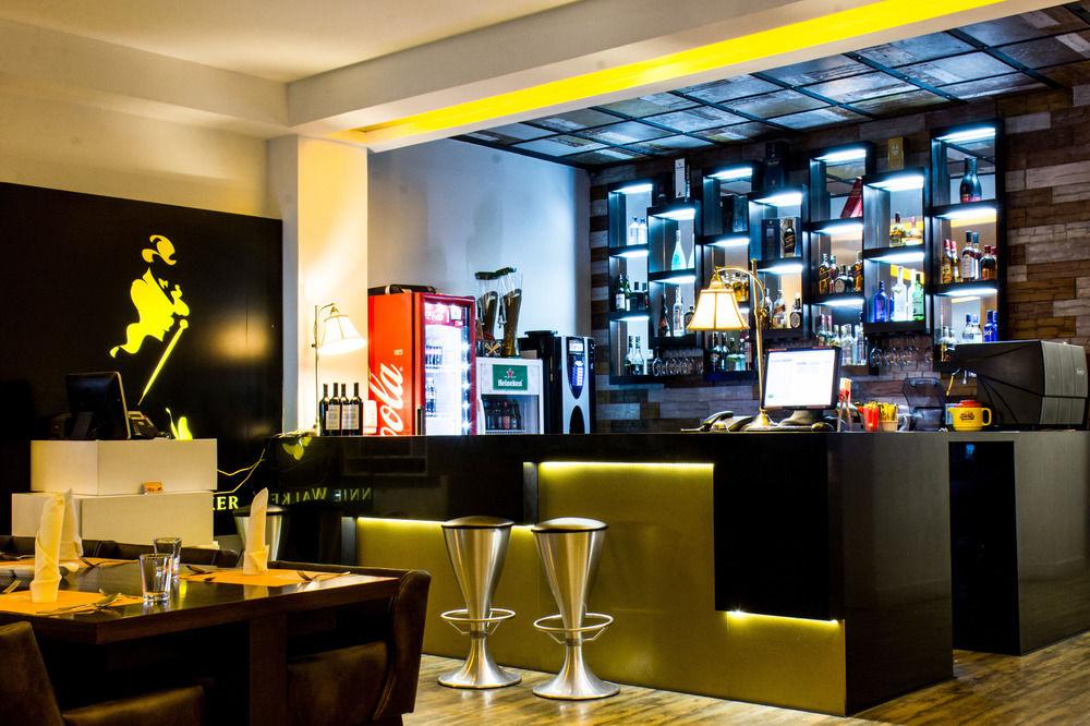 Bar/Lounge Hotel Zahir 360