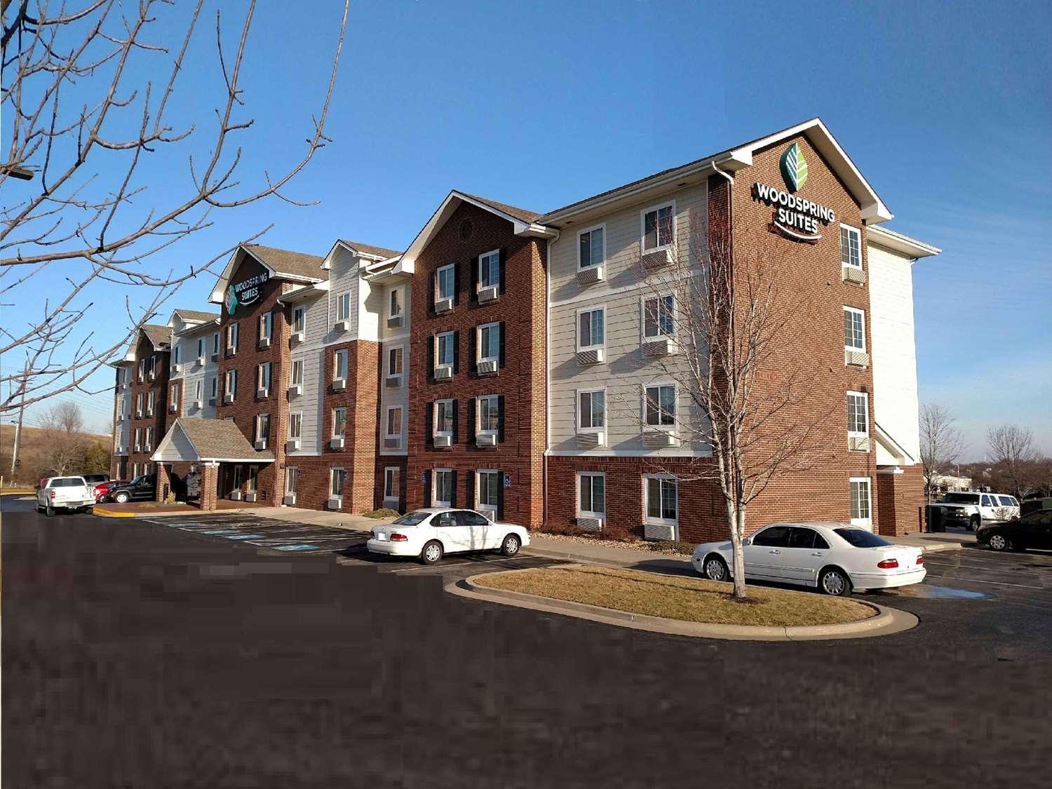 Varios WoodSpring Suites Kansas City Lenexa