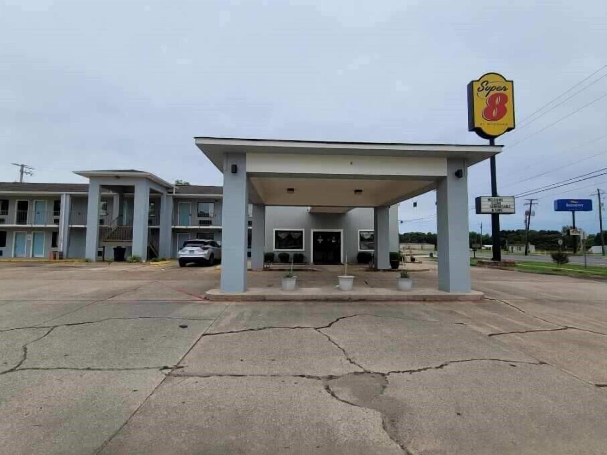 Varios Super 8 by Wyndham Arkadelphia Caddo Valley Area