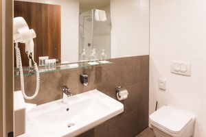 Alojamiento - 12 Revay Hotel