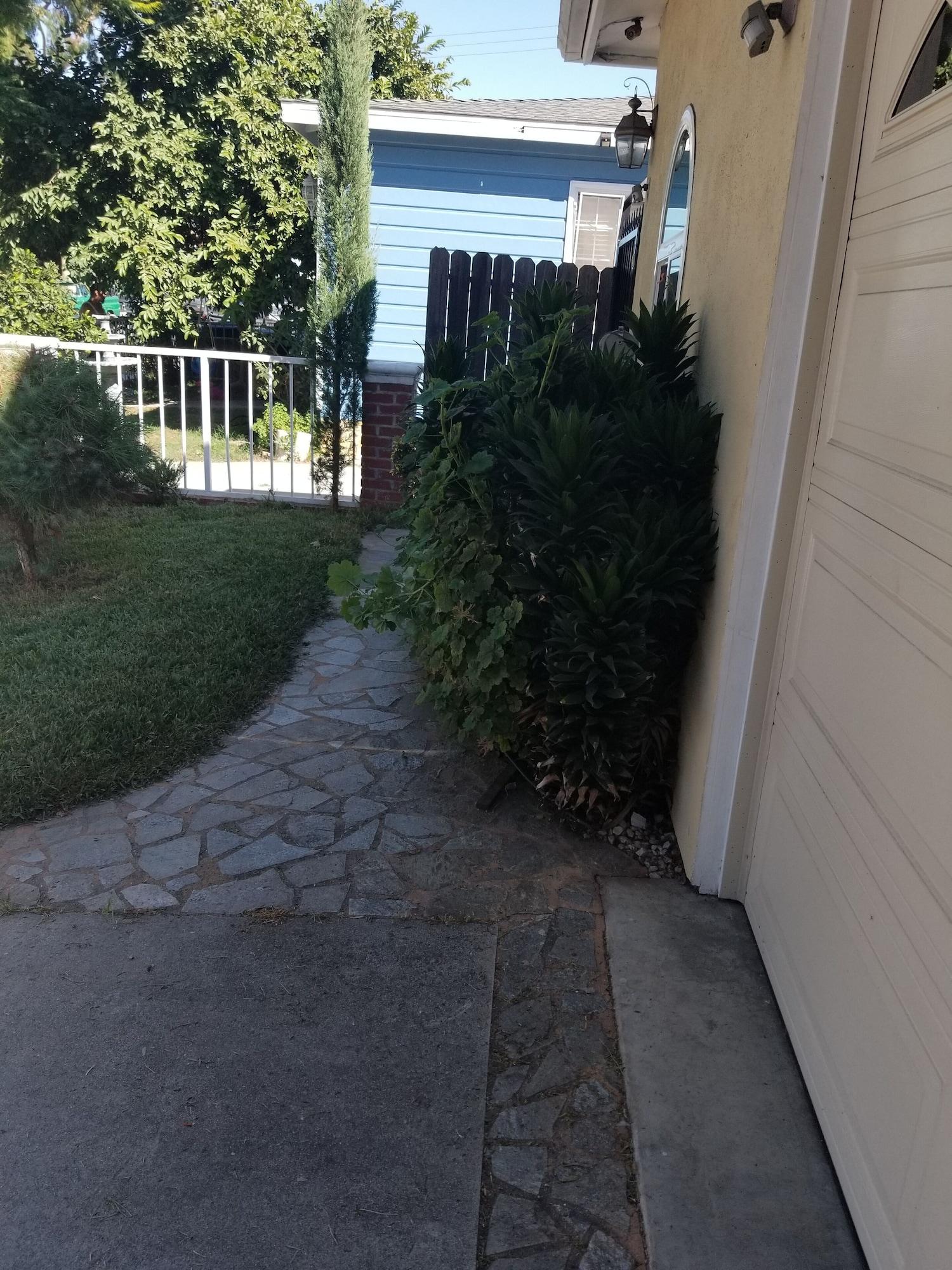 Vista Exterior Cynnies Home