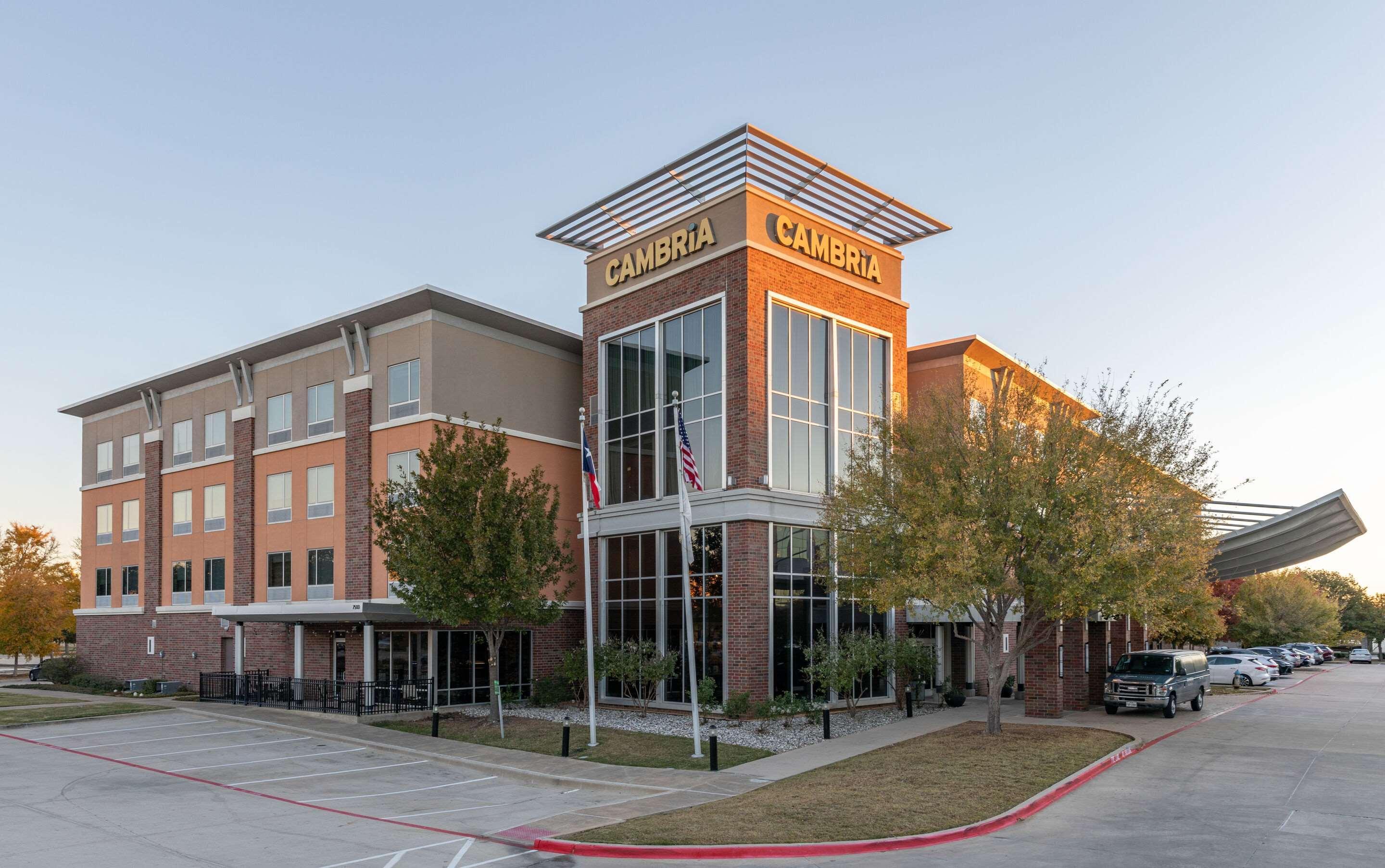 Vista Exterior Cambria Hotel Plano Frisco