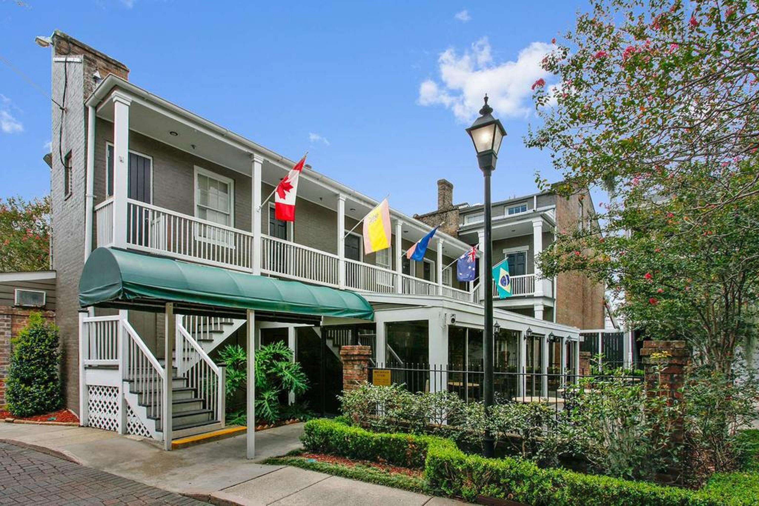 Vista Exterior Maison St Charles