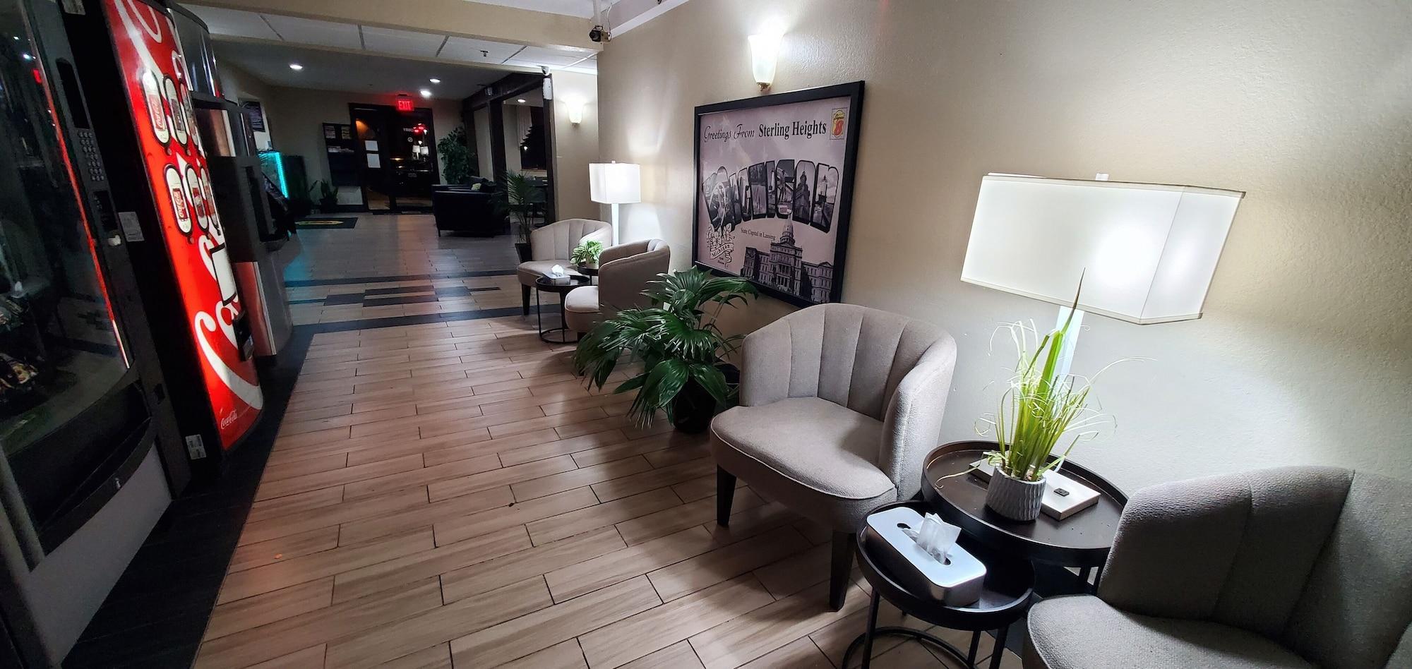 Vista Lobby Super 8 by Wyndham Sterling Heights/Detroit Area