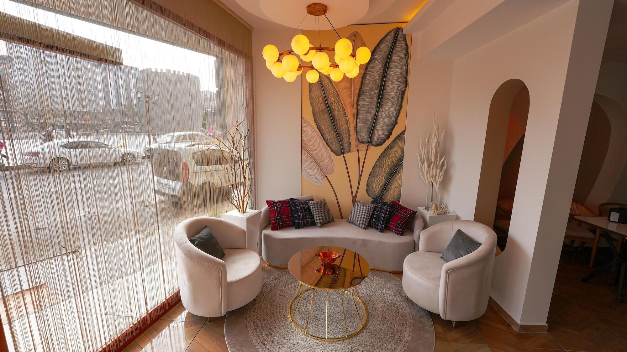 Vista Lobby Cartier Luxury Otel