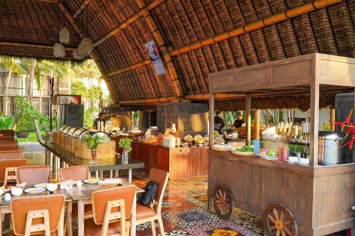 Restaurant Wyndham Tamansari Jivva Resort Bali