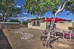 Alquiler Vacacional - Tranquil Tucson Home w/ Yard - Walk to U of A