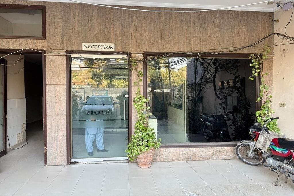 Vista Exterior City View Hotel Lawrence Road