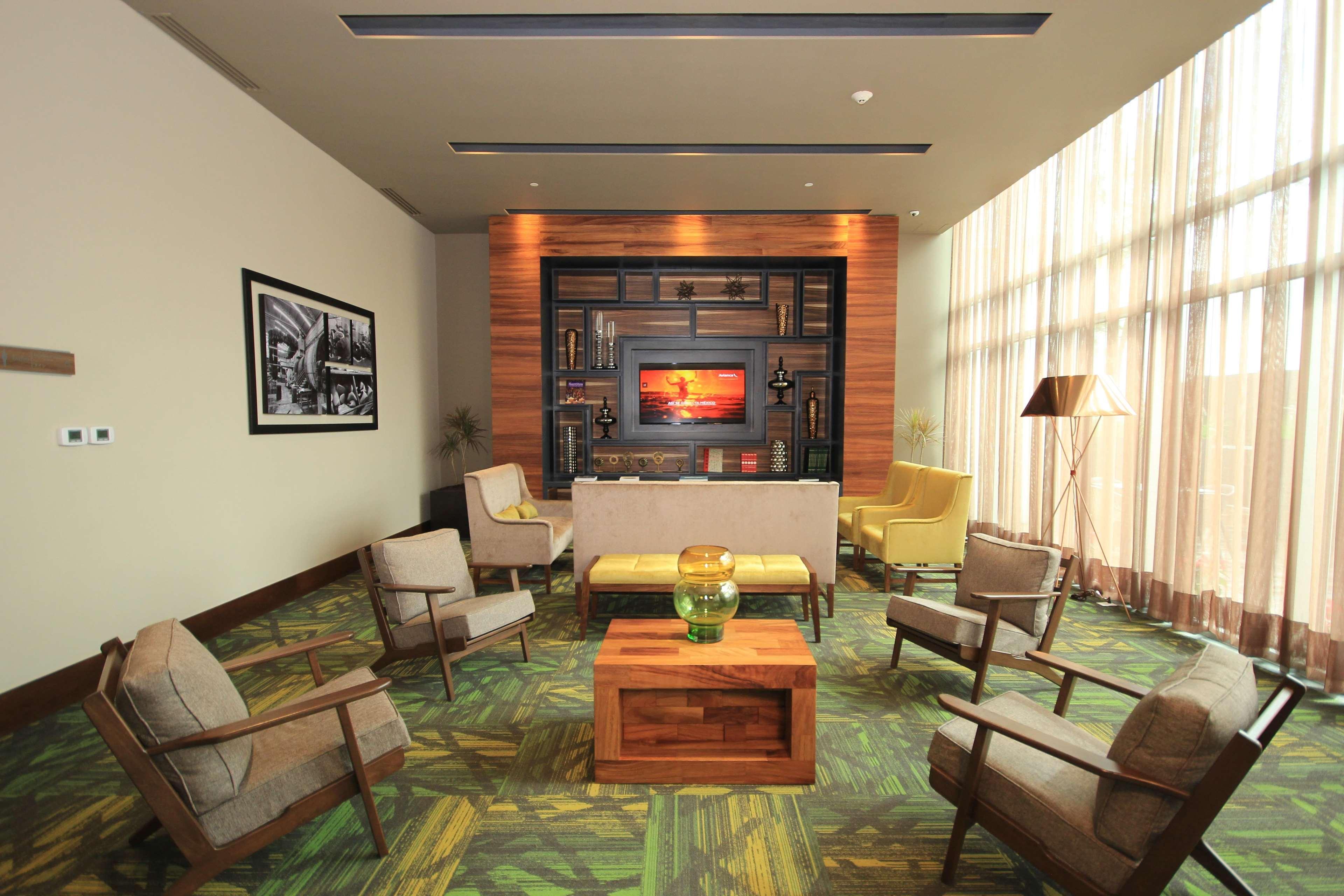 Vista Lobby Hampton Inn by Hilton Leon Guanajuato