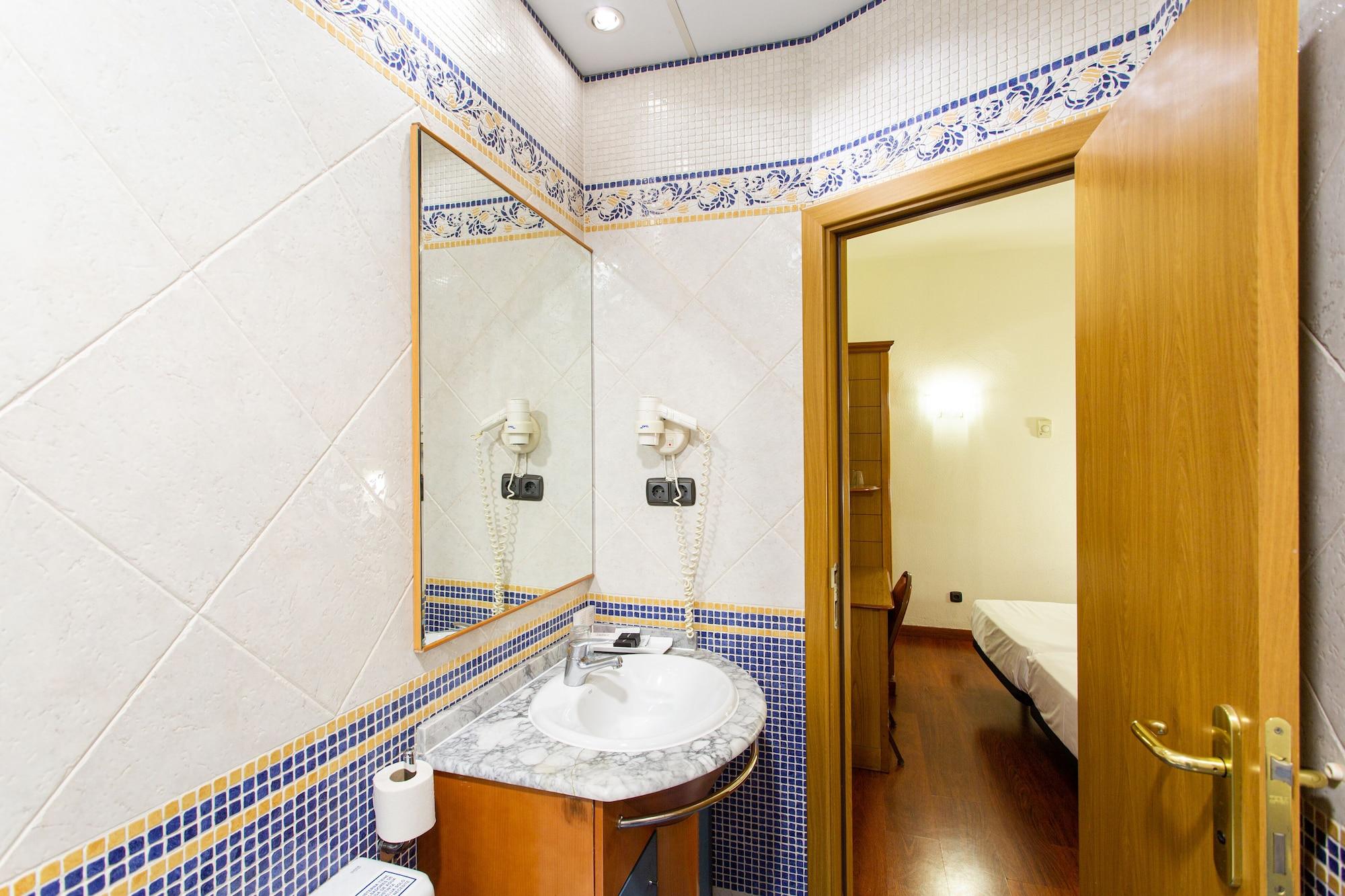 Equipamiento de Habitación Negresco Gran Vía