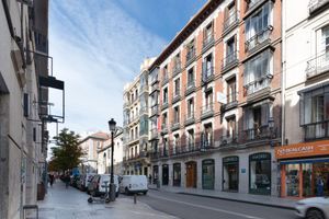 Alojamiento - Hostal Evoke Madrid