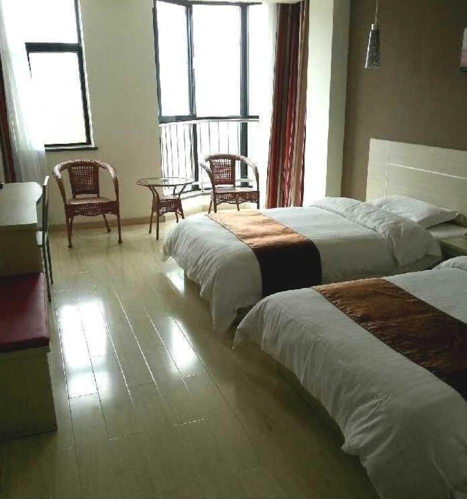 Varios Thank You 99 Inn Haiyang Road