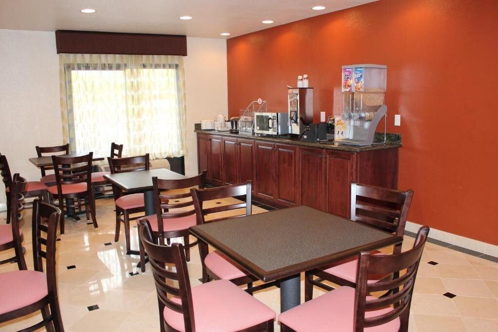 Restaurant Super 8 by Wyndham Vallejo/Napa Valley