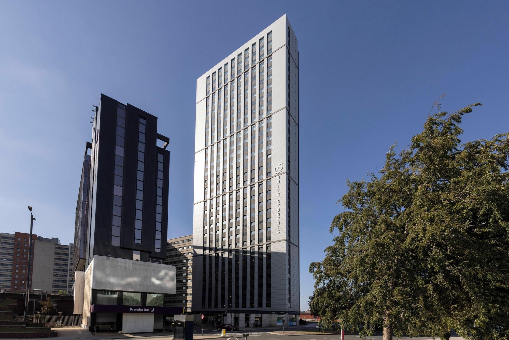 Vista Exterior Student Only Sky Plaza