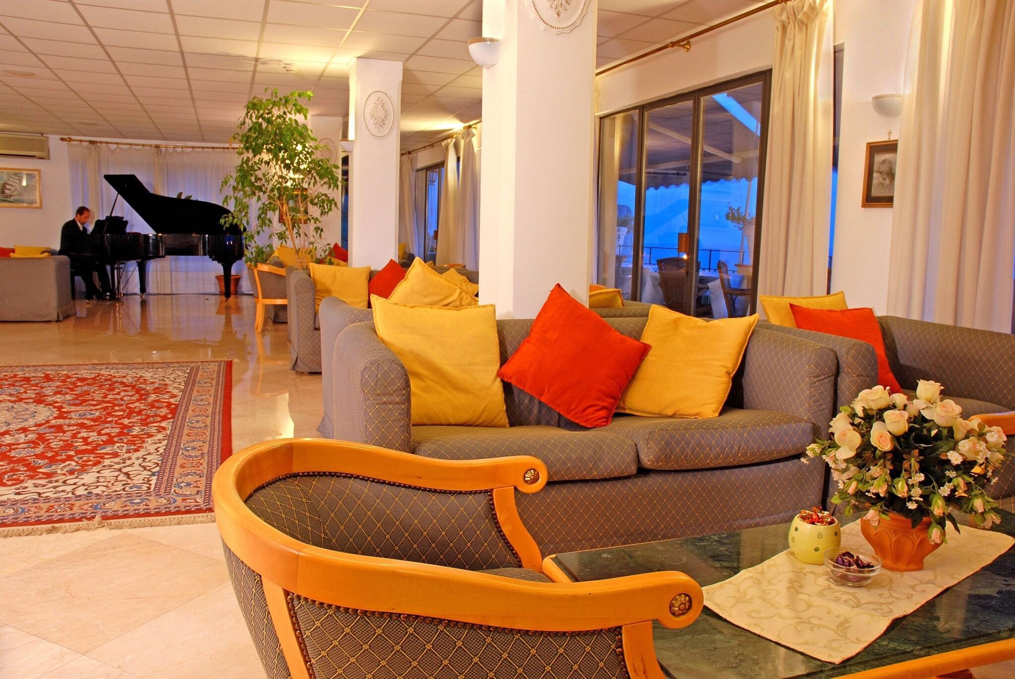 Vista Lobby Hotel Weber Ambassador