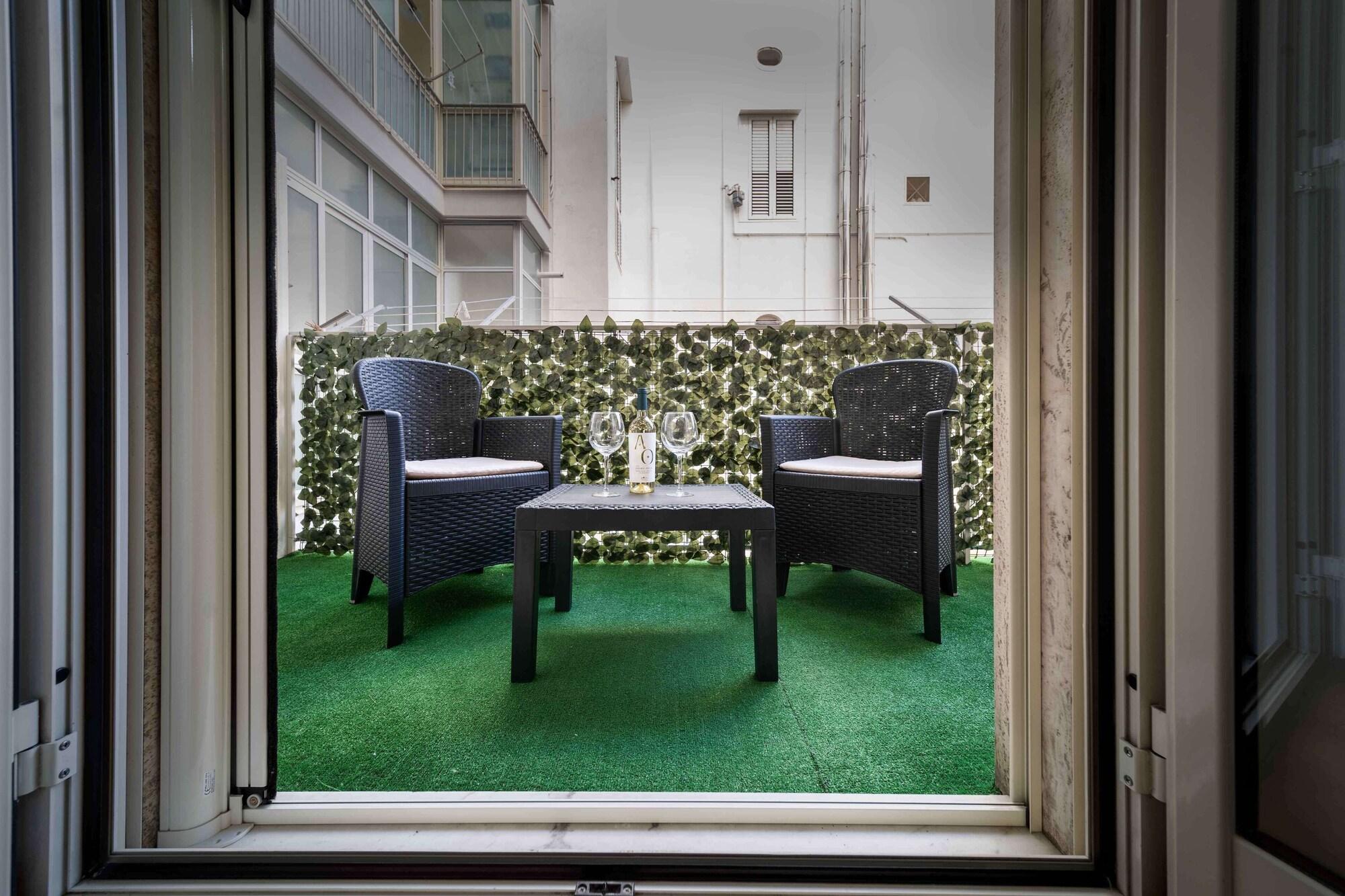 Vista Exterior DANTE 138 CLASS ROOMS & APARTMENTS